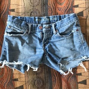 Levi’s distressed cut off shorts